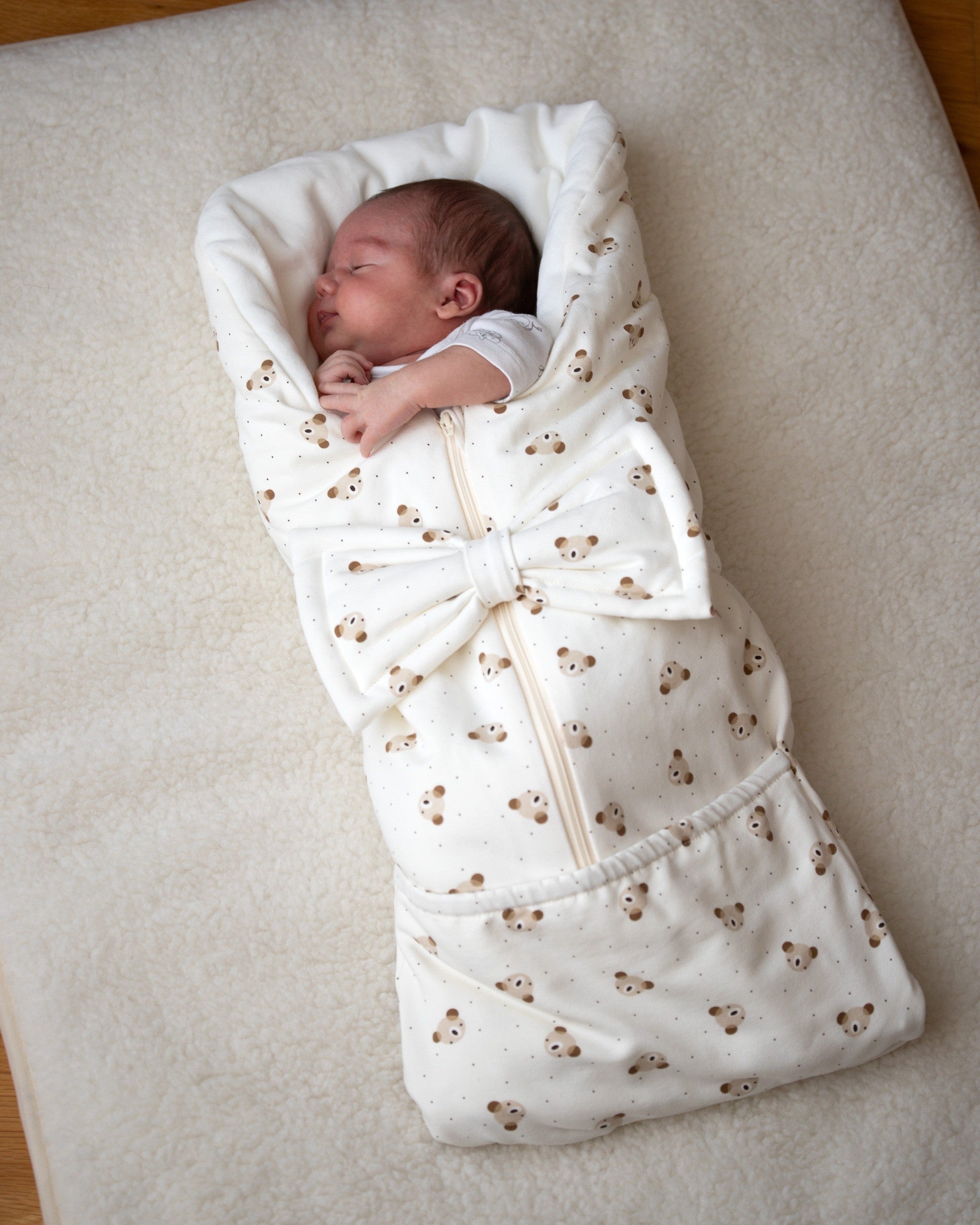Bow Baby Sleeping Bag and Blanket – Beige / White, 0–6 Months