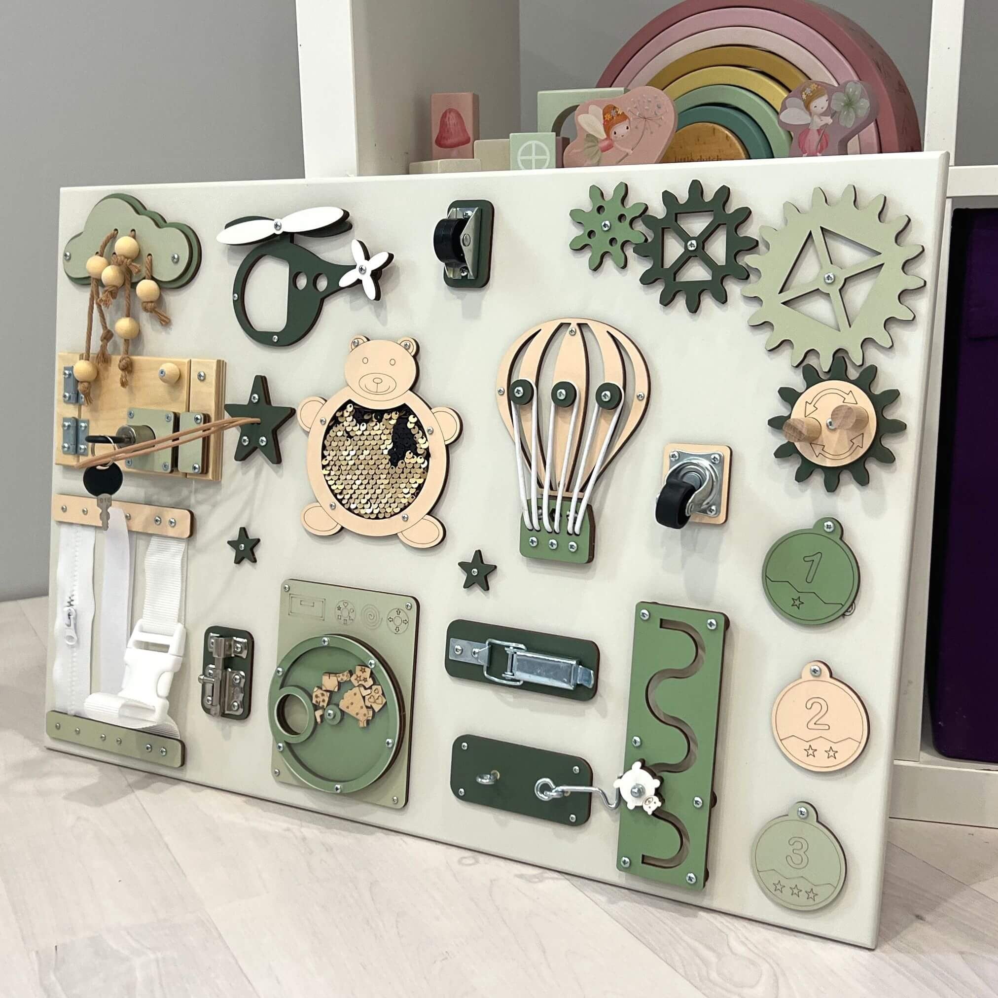 Medium Montessori busy board (40×60 cm)