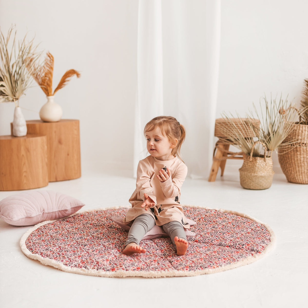 Kids Floor Mat with Cotton Fringe – Floral Rose, 115 cm