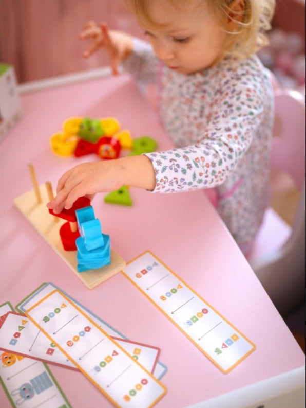 Montessori Puzzle Pyramid With Animals