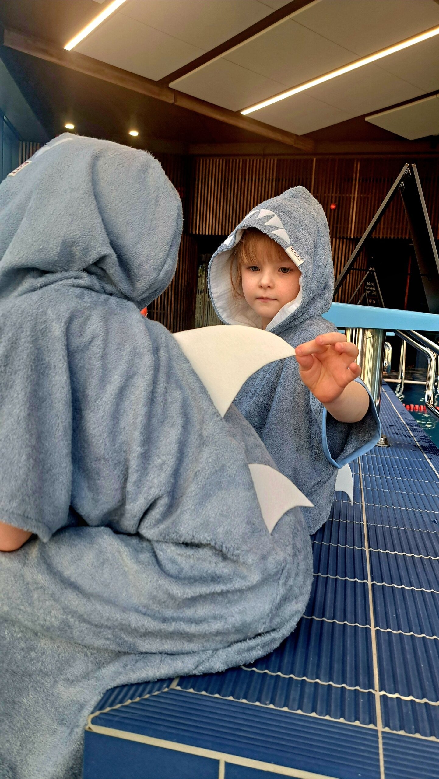 Short-Sleeve Poncho SHARK - For TODDLERS (Size 82/86-116)