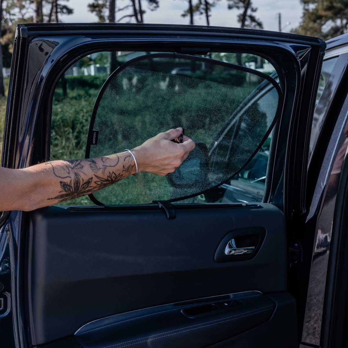 Sun Shade Suction Cup Window x2